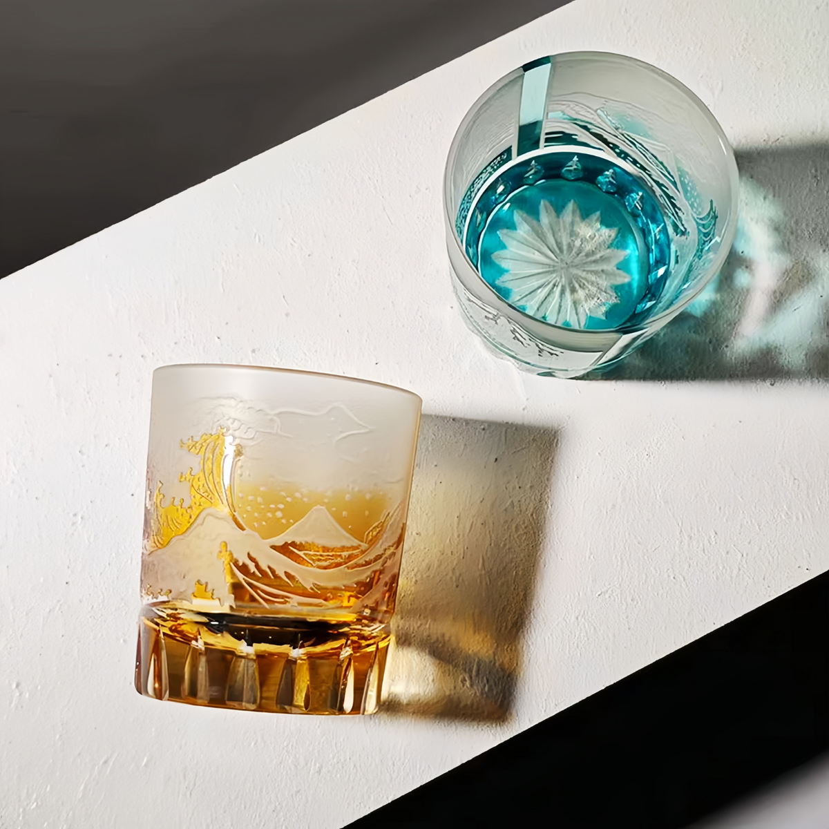 Handgeslepen Japans Whiskyglas met Fuji Golfmotief - Kristal Geschenkset met Houten Doos