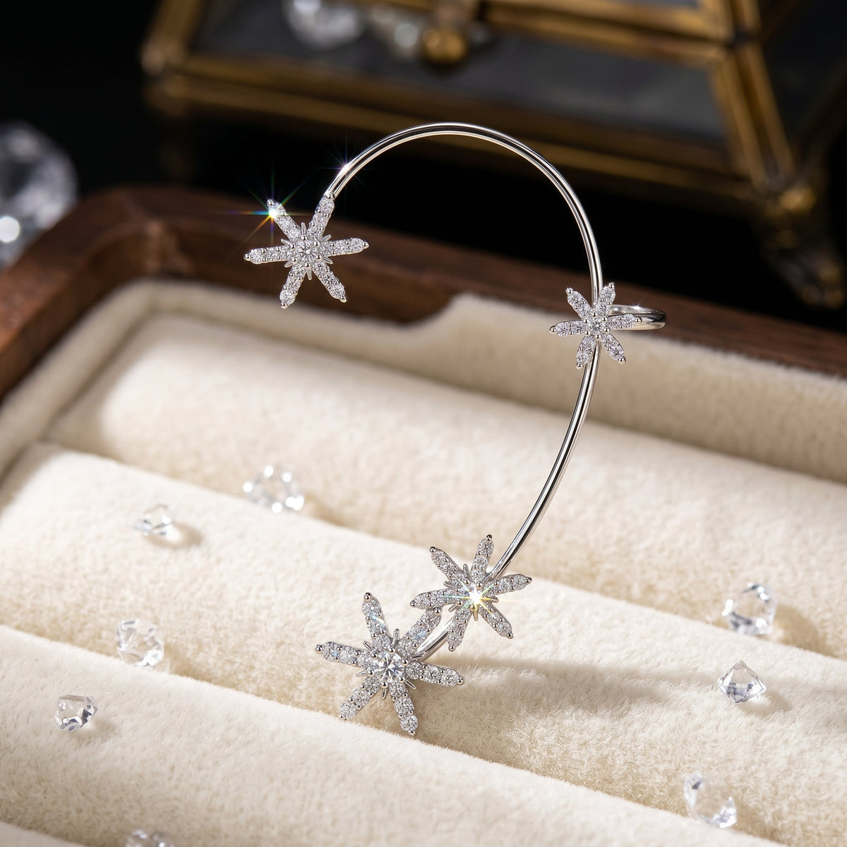 Verstelbare Oorklemmen Oorbellen - Elegante Tak-geïnspireerde Sieraden met Glinsterende Details voor Dames