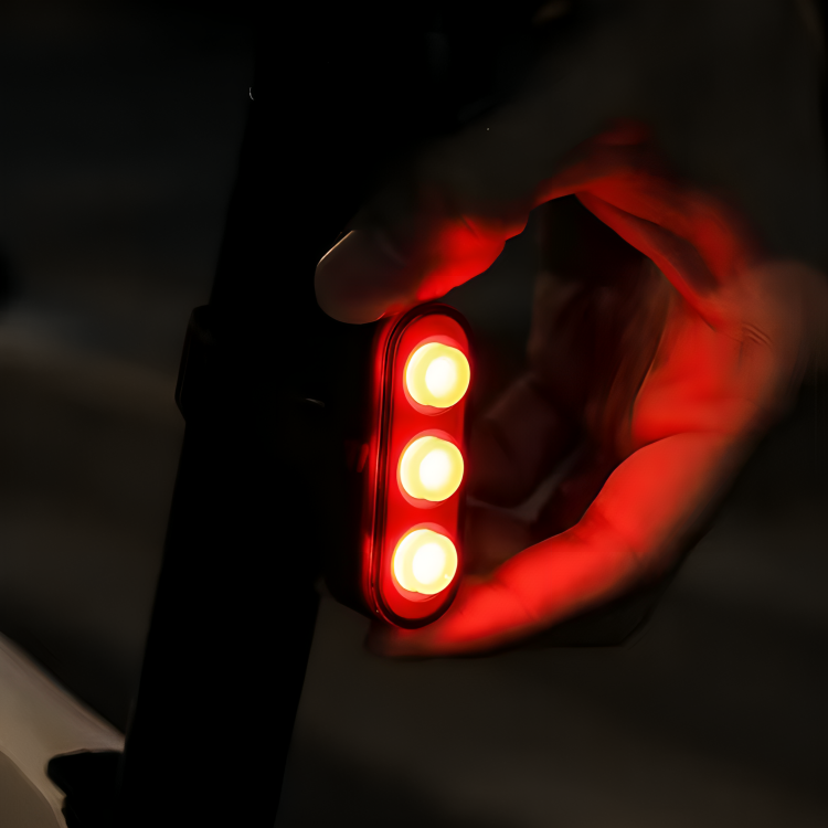 Intelligent Fietslicht Achterzijde met Bewegingssensor en 6 Modi LED Verlichting voor Veilige Fietsritten
