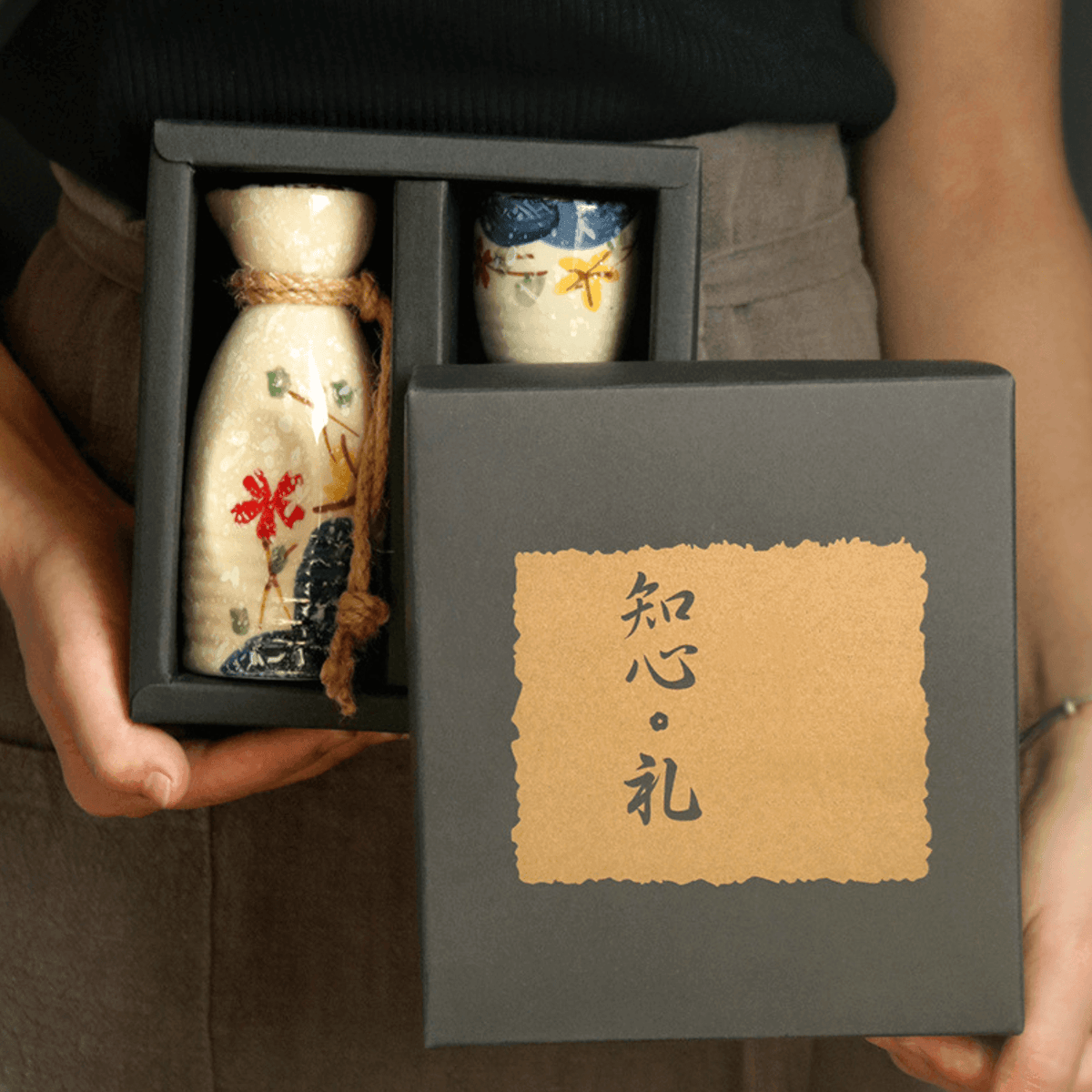 Japans Sakura Sake Serviesset met Karaf en Kopjes - Keramiek met Kersenbloesem Motief