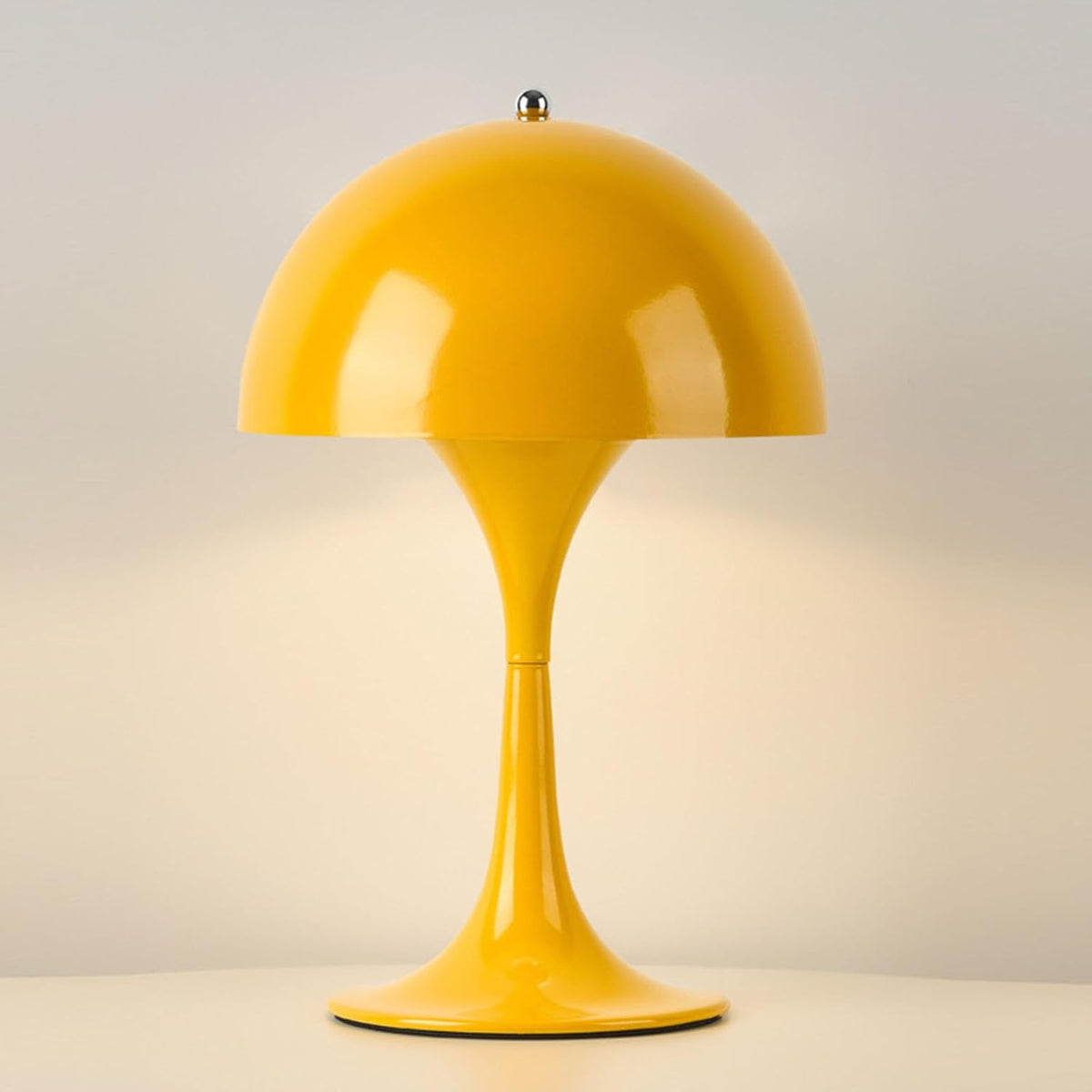Draadloze tafellamp met LED-verlichting, oplaadbaar en Scandinavisch design