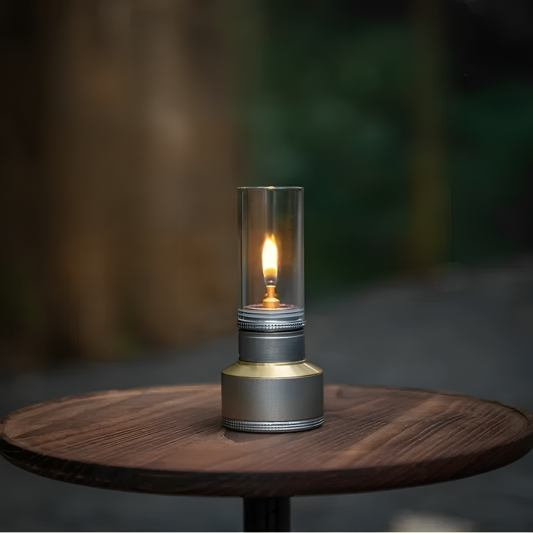 Vintage Campinglamp op Butaan met Verstelbare Vlam - Compact Buitenlicht voor Wandelaars en Avonturiers