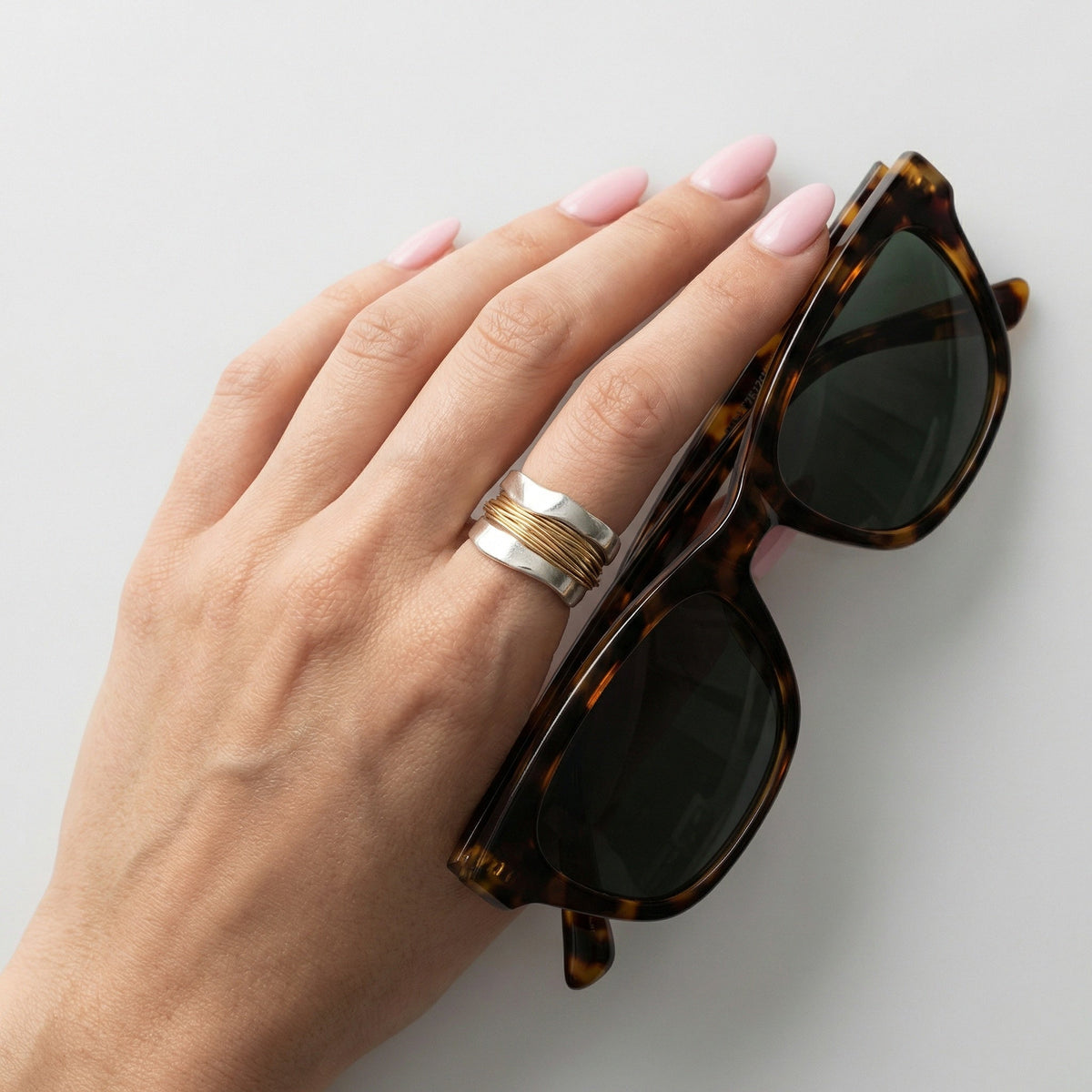 Zilveren Ring met Gouden Accenten - Wikkelontwerp 925 Sterling