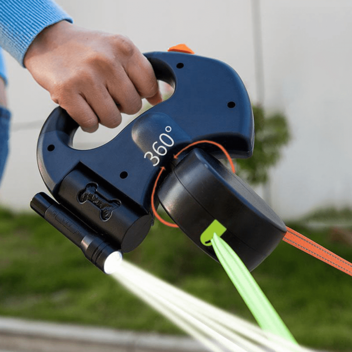 Intrekbare Dubbele Hondenriem met Zaklamp 4 Meter Ontwarringsmechanisme voor Twee Honden Hondenuitlaatriem