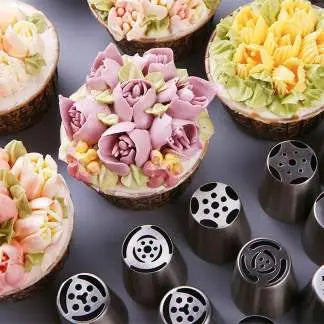 Bloem Spuitmonden Set Edelstaal voor Taartdecoratie Crème Bladpatronen Professionele Bakgereedschap Slagroomspuitzakken Decoratietools Gebak Versiering Fijne Details