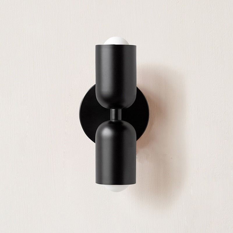 Metalen Wandlamp met Tweevoudige Lichtstraal - Scandinavische Design Verlichting voor Moderne Interieurs