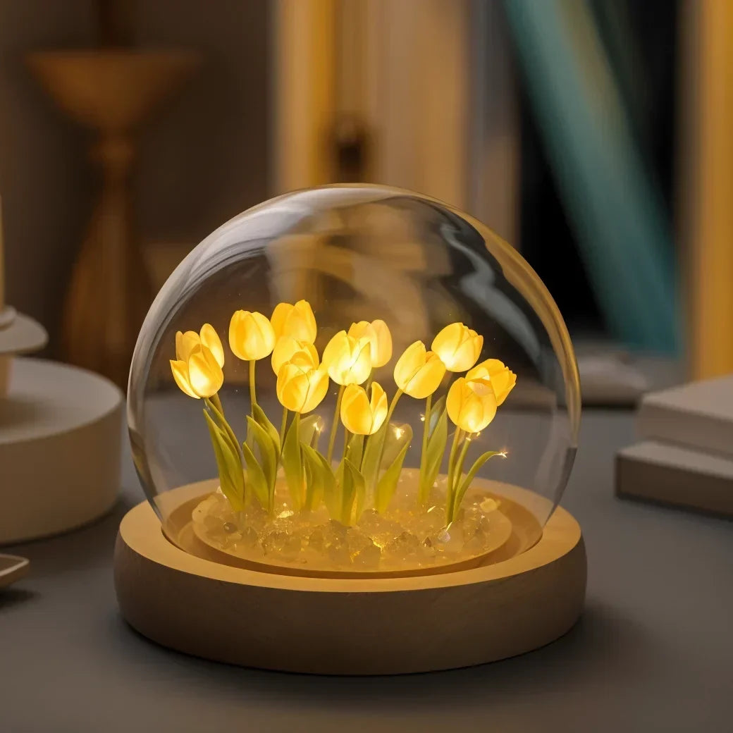LED Tafellamp met Tulpen onder Glazen Stolp - Dimbaar Warm Wit Nachtlampje voor Slaapkamer en Woonkamer