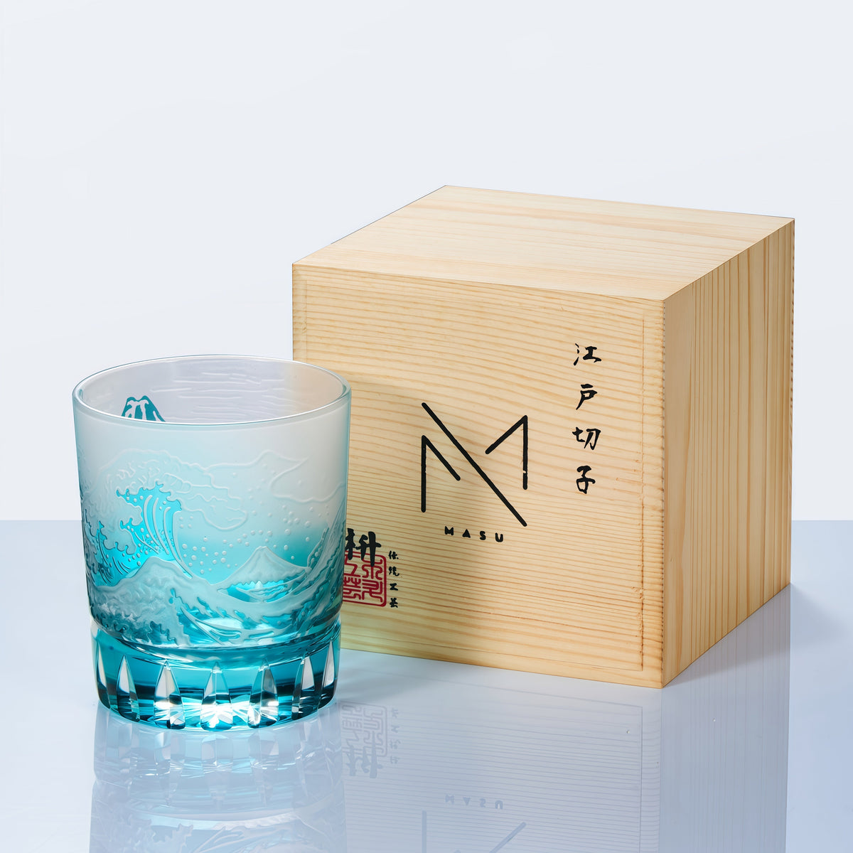 Handgeslepen Japans Whiskyglas met Fuji Golfmotief - Kristal Geschenkset met Houten Doos