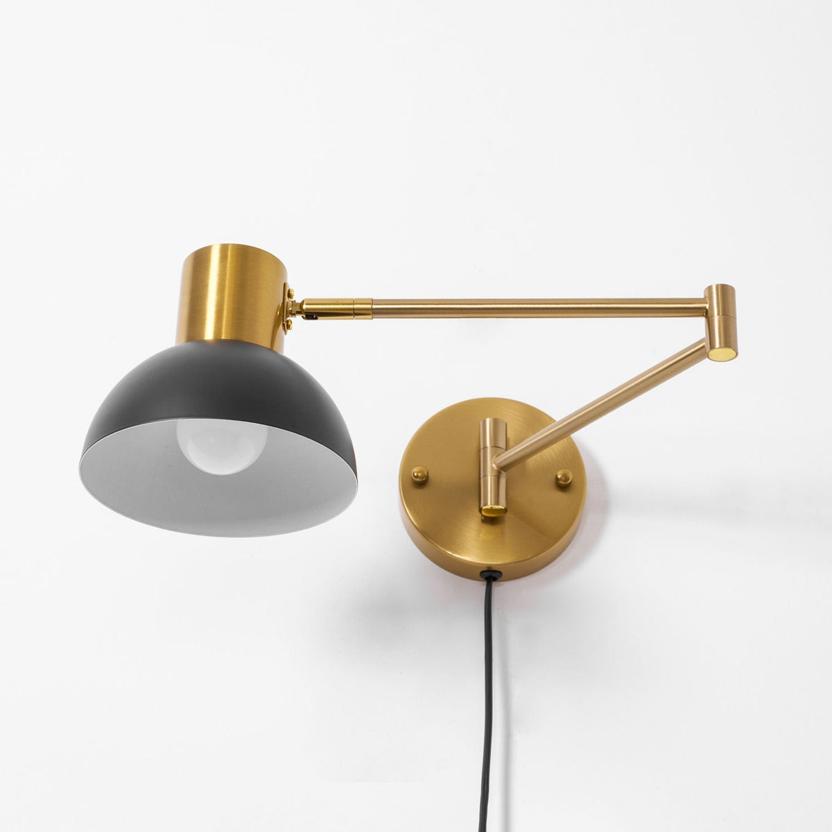 Verstelbare Wandlamp met Plug | Draaibare Arm en Zwenkkap | Perfect voor Slaapkamer en Leeshoek