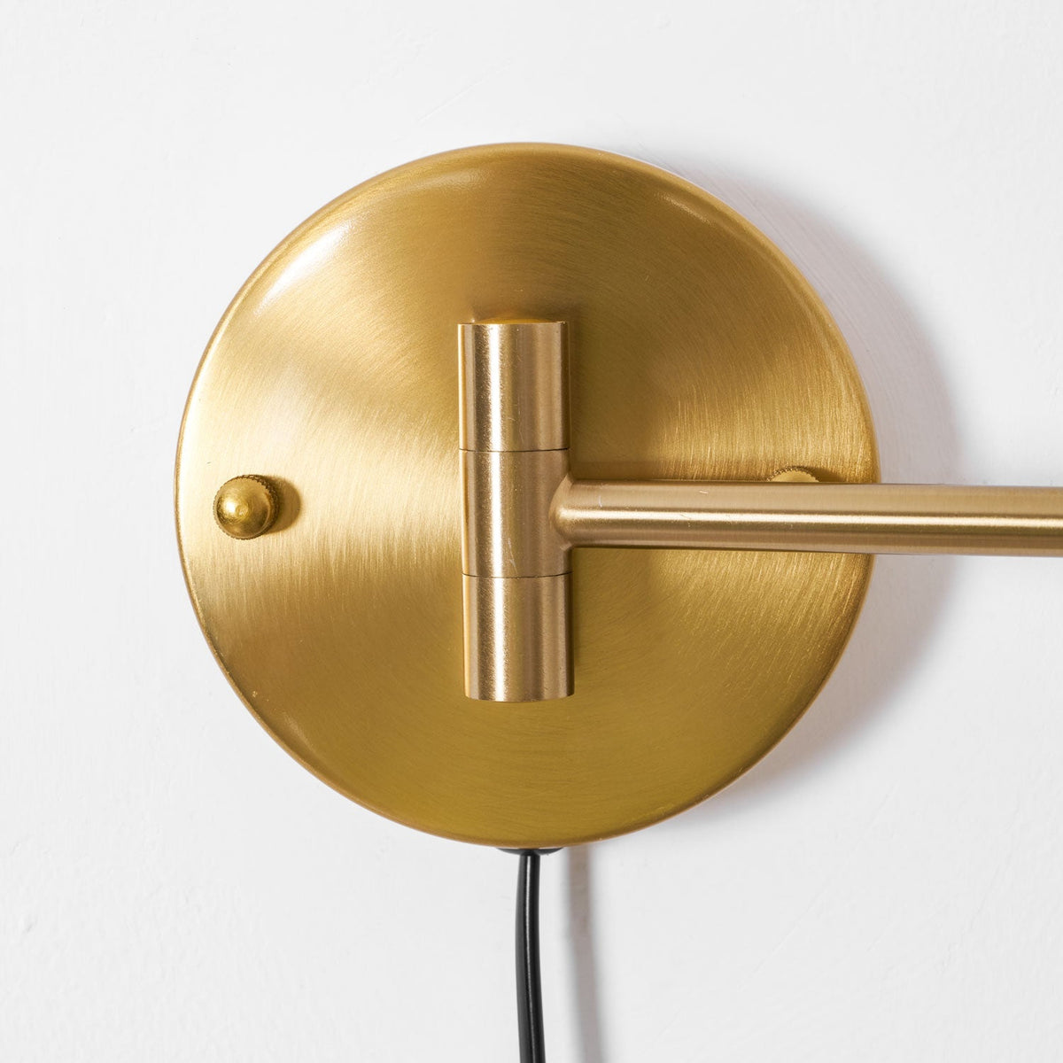 Verstelbare Wandlamp met Plug | Draaibare Arm en Zwenkkap | Perfect voor Slaapkamer en Leeshoek