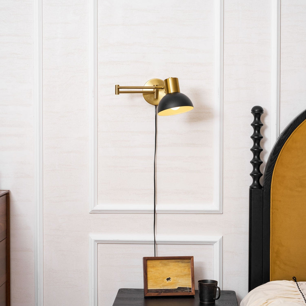 Verstelbare Wandlamp met Plug | Draaibare Arm en Zwenkkap | Perfect voor Slaapkamer en Leeshoek