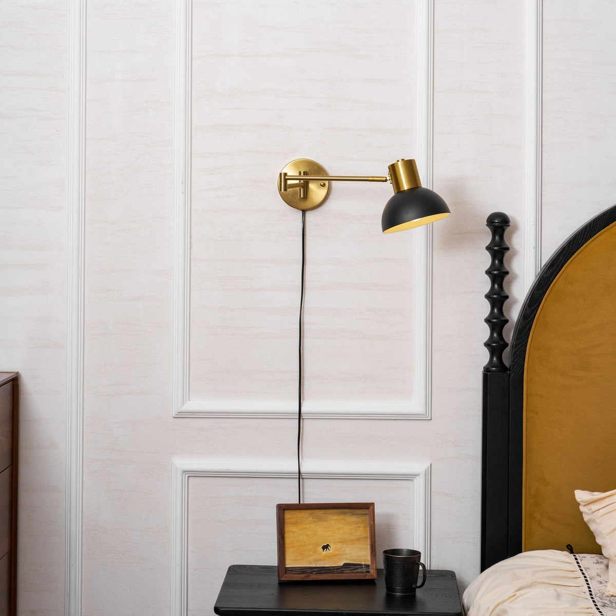 Verstelbare Wandlamp met Plug | Draaibare Arm en Zwenkkap | Perfect voor Slaapkamer en Leeshoek