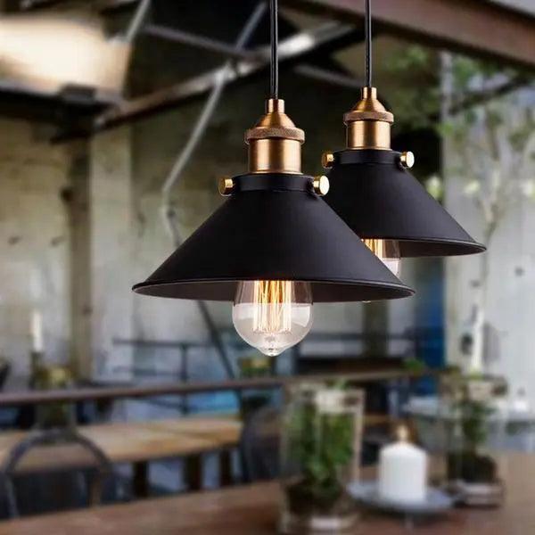 Moderne Scandinavische Industriële Hanglamp - Zwart met Gouden Accenten