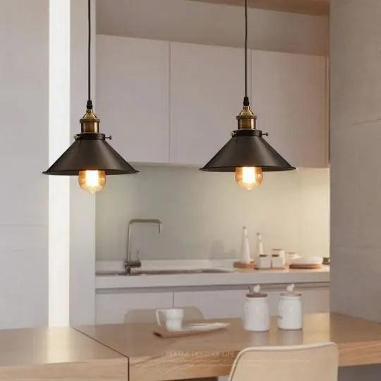 Moderne Scandinavische Industriële Hanglamp - Zwart met Gouden Accenten