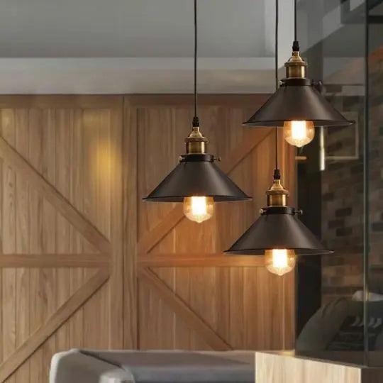 Moderne Scandinavische Industriële Hanglamp - Zwart met Gouden Accenten