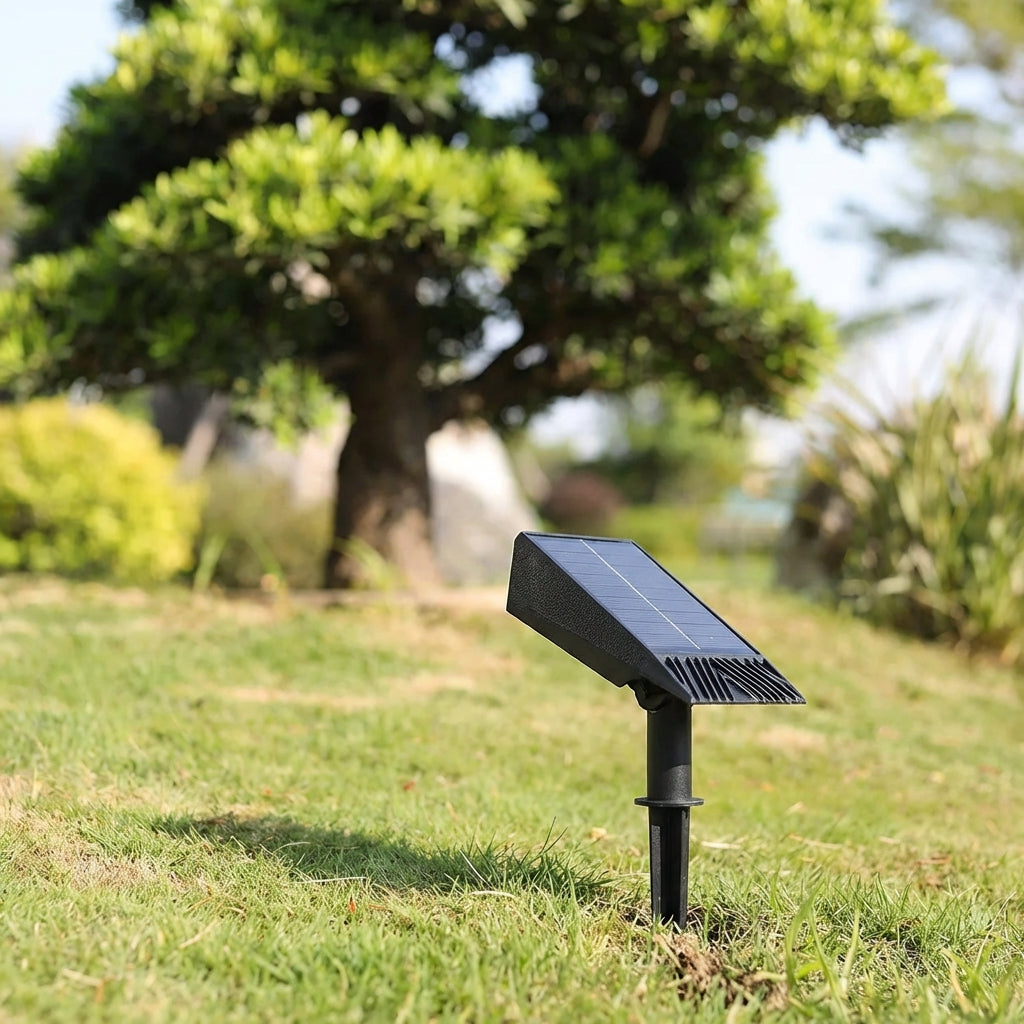 Solar Grondspot LED Gazon en Borders IP65 Warmwit Verstelbare Zoomlens Draadloos Tuinpad