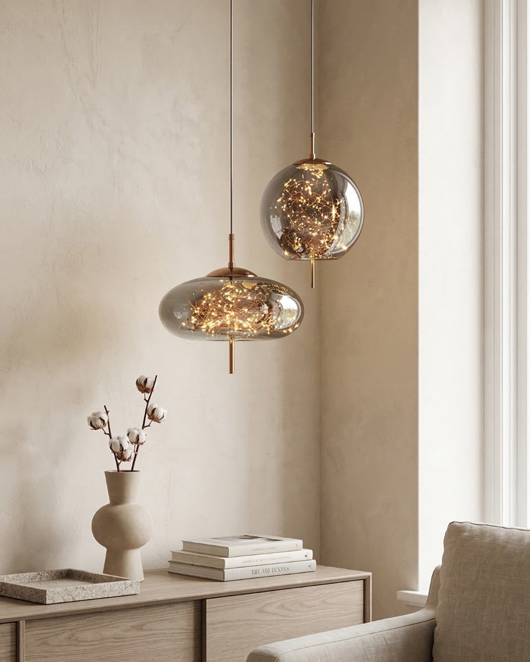 Glazen hanglamp LIV met rookachtige afwerking en warm wit licht - scandinavisch design met handafgewerkt glas - 3 maten beschikbaar