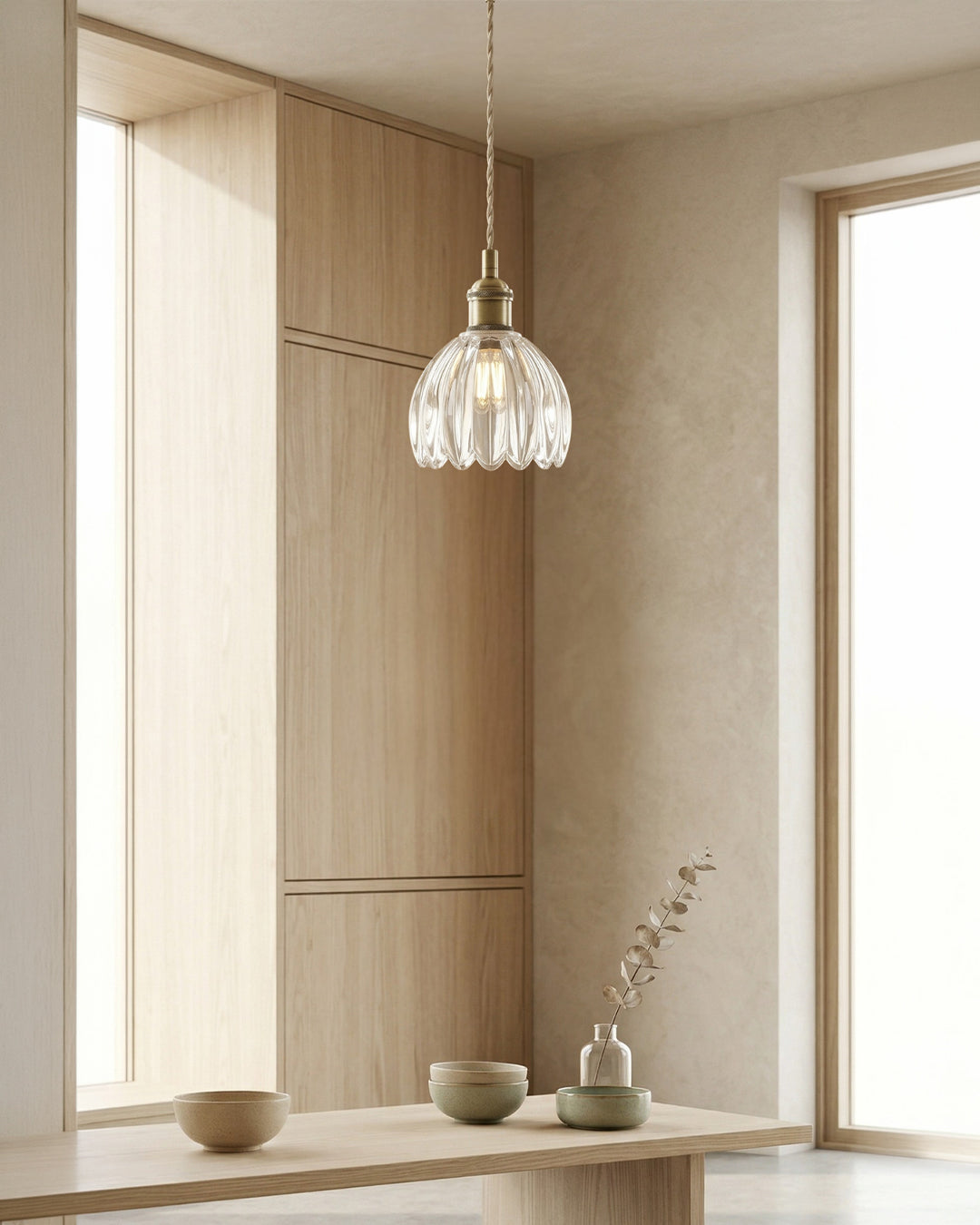 MAREN Hanglamp - Japanse Bloemvormige Glazen Lamp met Zacht Diffuus Licht - Verkrijgbaar in Groen, Transparant, Amber en Rookgrijs - Ø12cm x H18cm
