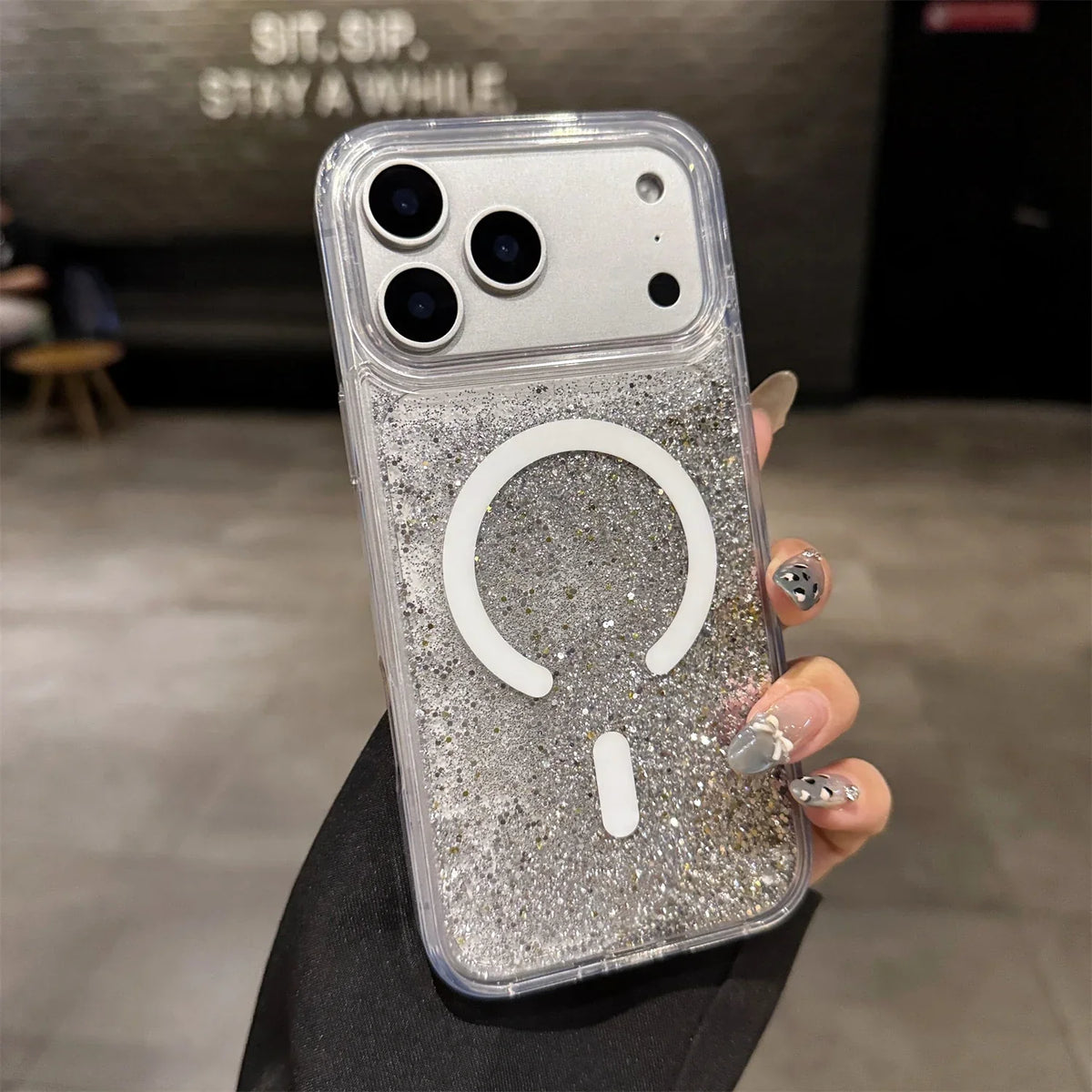 Vloeibare Glitter iPhone Hoesje met Magneetring Doorzichtig Dynamisch Telefoonhoesje TPU Shockproof Cover