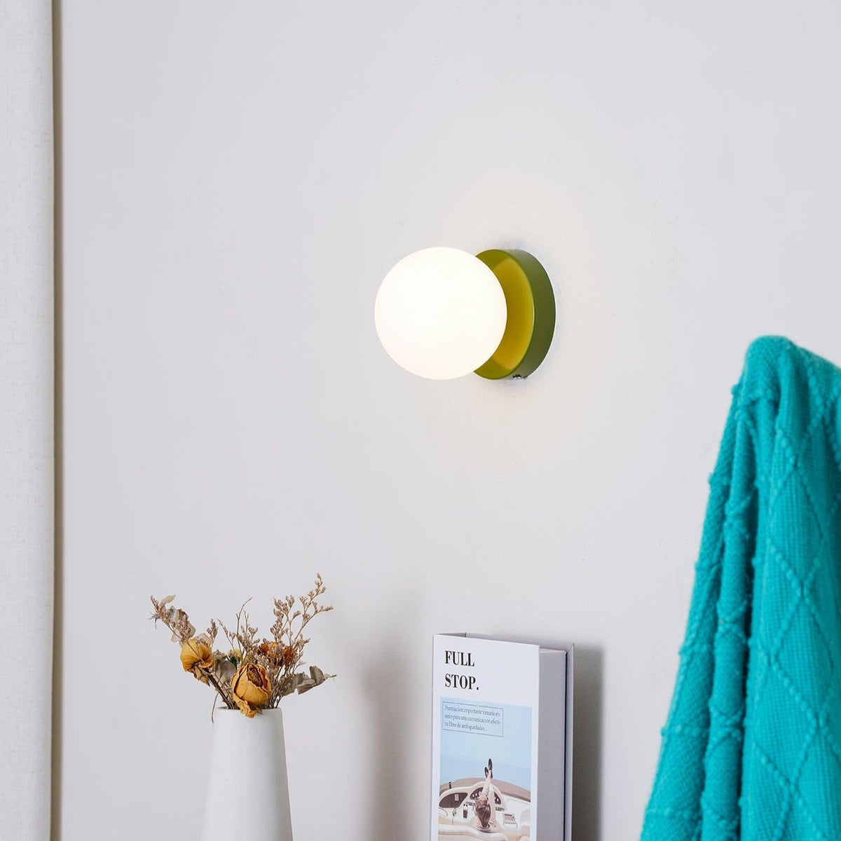 Nuvol Wandlamp - Metalen Wandspot met Glazen Bol ø12cm - Compacte Wandverlichting in 5 Kleuren