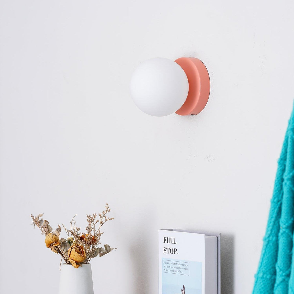 Nuvol Wandlamp - Metalen Wandspot met Glazen Bol ø12cm - Compacte Wandverlichting in 5 Kleuren