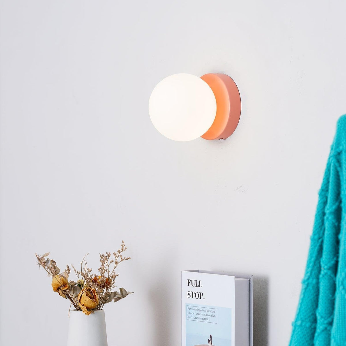 Nuvol Wandlamp - Metalen Wandspot met Glazen Bol ø12cm - Compacte Wandverlichting in 5 Kleuren