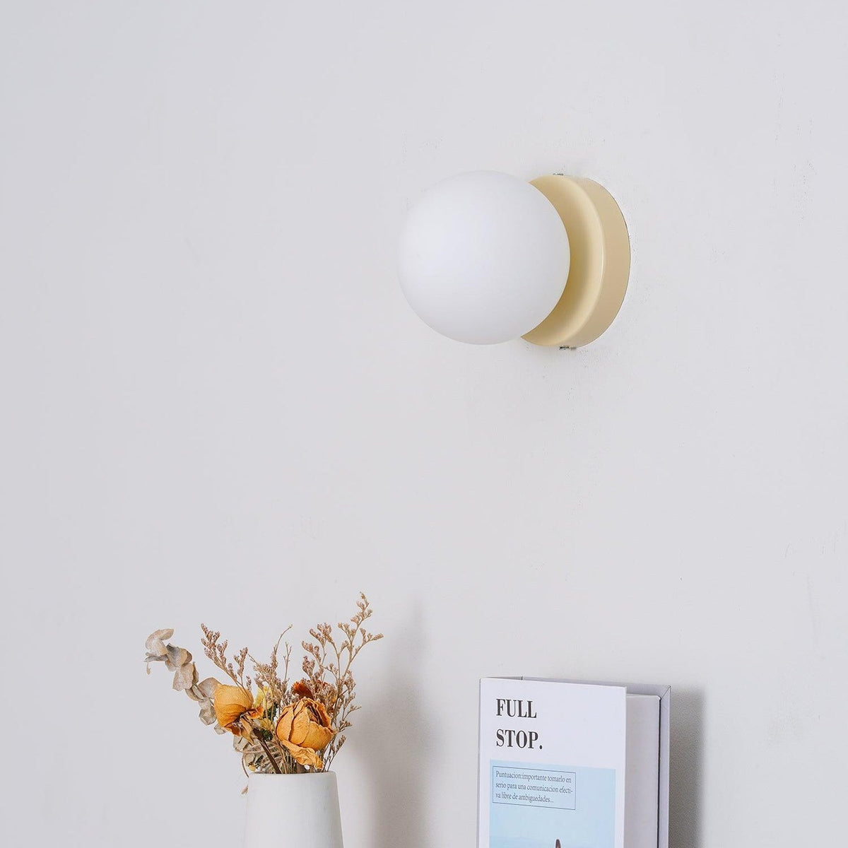 Nuvol Wandlamp - Metalen Wandspot met Glazen Bol ø12cm - Compacte Wandverlichting in 5 Kleuren