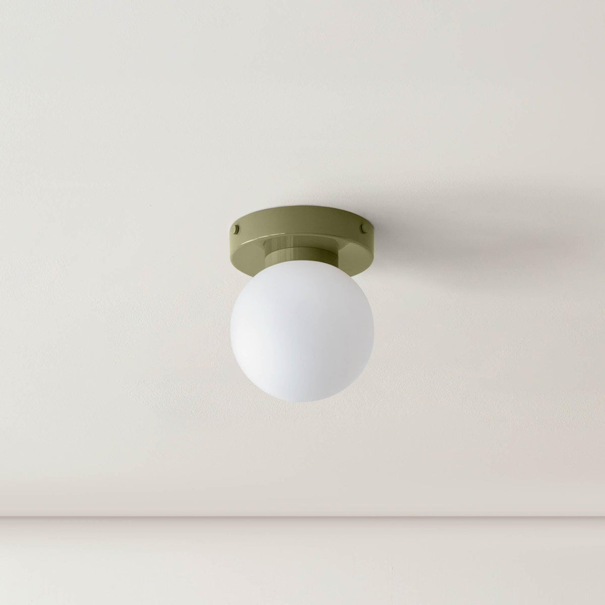 Nuvol Wandlamp - Metalen Wandspot met Glazen Bol ø12cm - Compacte Wandverlichting in 5 Kleuren