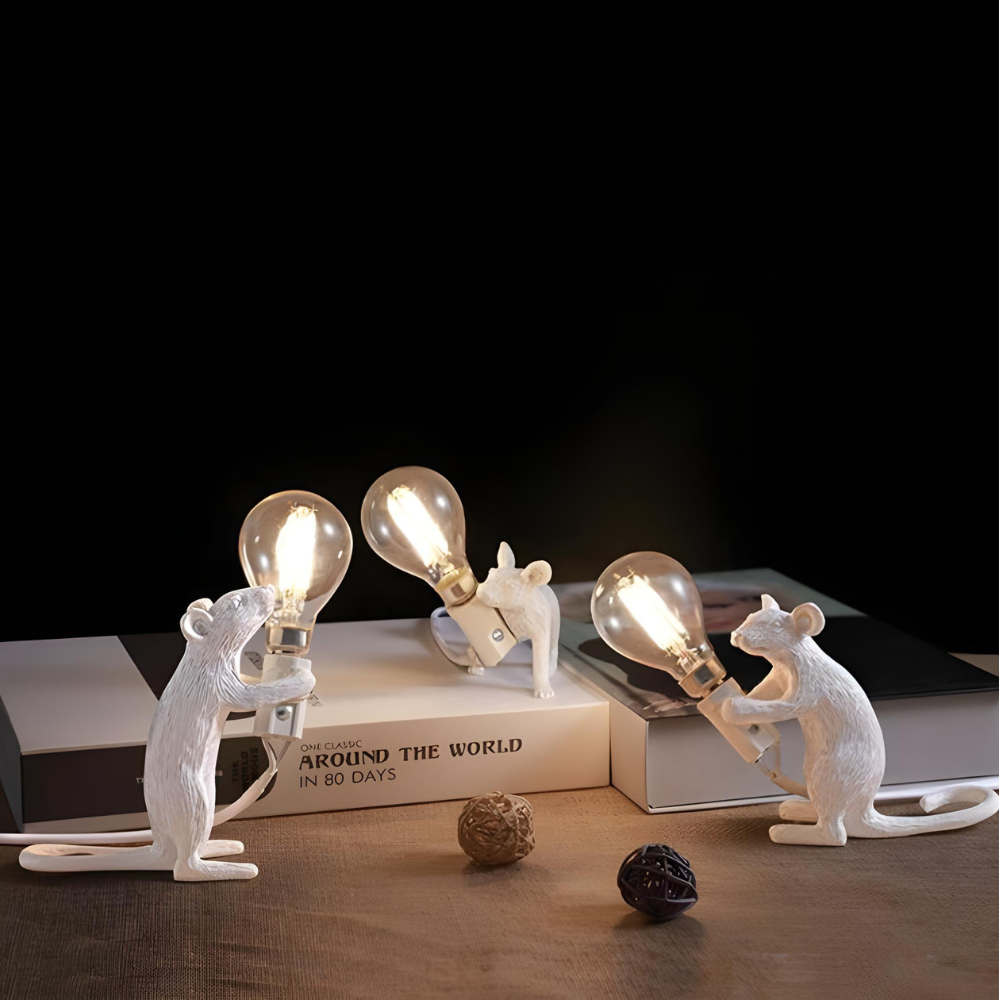 Design Muis Tafellamp | Decoratieve Tafellamp van Resin met Lichtbron – Goud of Wit