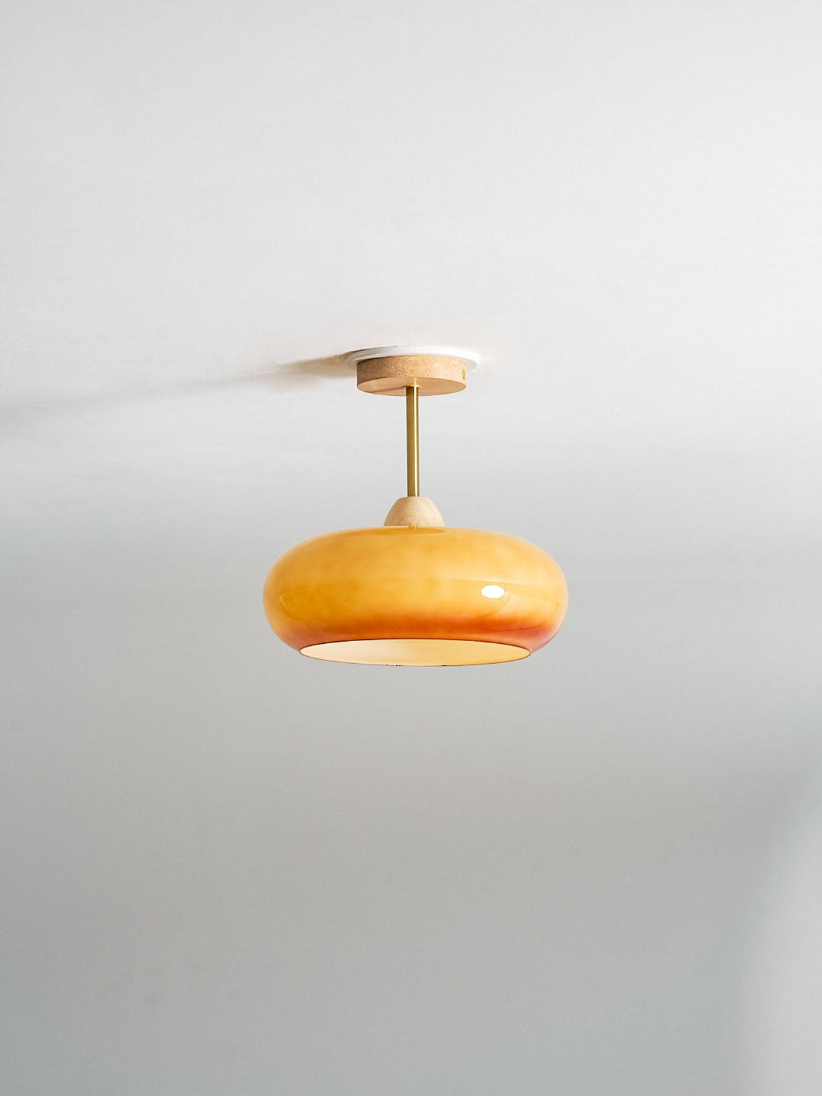 Vintage Bauhaus Plafondlamp met Glazen Schijf - Natuurlijk Houten Frame in Oranje of Wit - Ø28cm Verlichting voor Mid-Century Modern Interieur