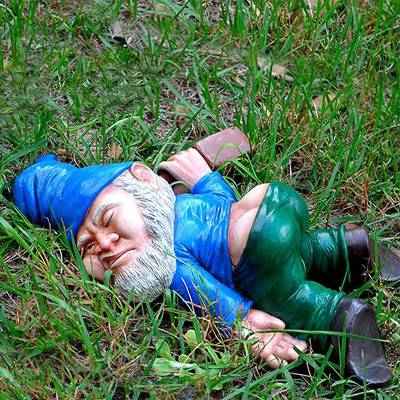 Handgemaakte Tuinkabouter met Drankfles - Weersbestendig Hars - Humoristische Tuindecoratie voor Tuin 30cm