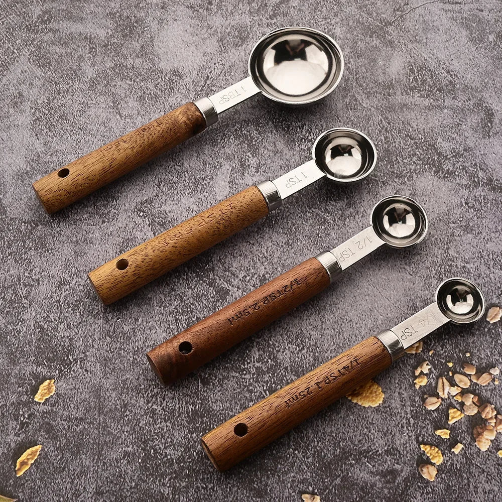 Maatlepelset 8-Delig RVS met Houten Handvat - Nestbaar Keukengerei voor Bakken en Koken