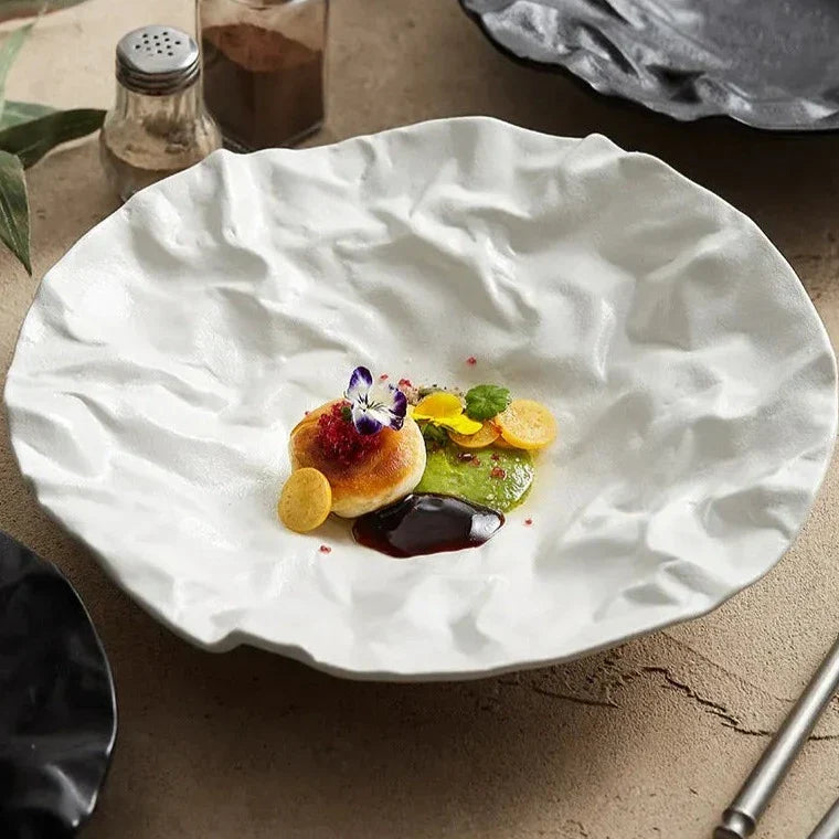 Keramische Kom met Golvende Structuur 23cm & 28cm Wit en Zwart Serviesschaal voor Salades en Soepen Stijlvol Tafelstyling