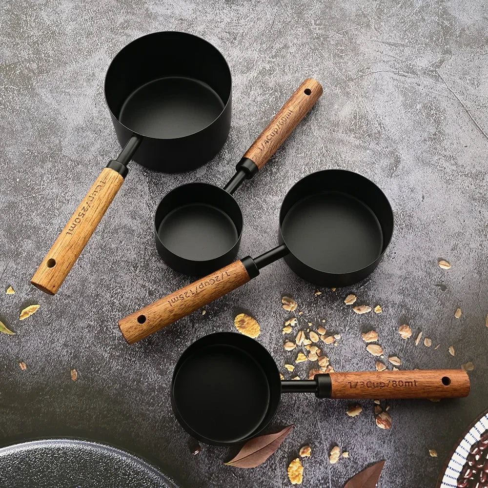 Maatlepelset 8-Delig RVS met Houten Handvat - Nestbaar Keukengerei voor Bakken en Koken