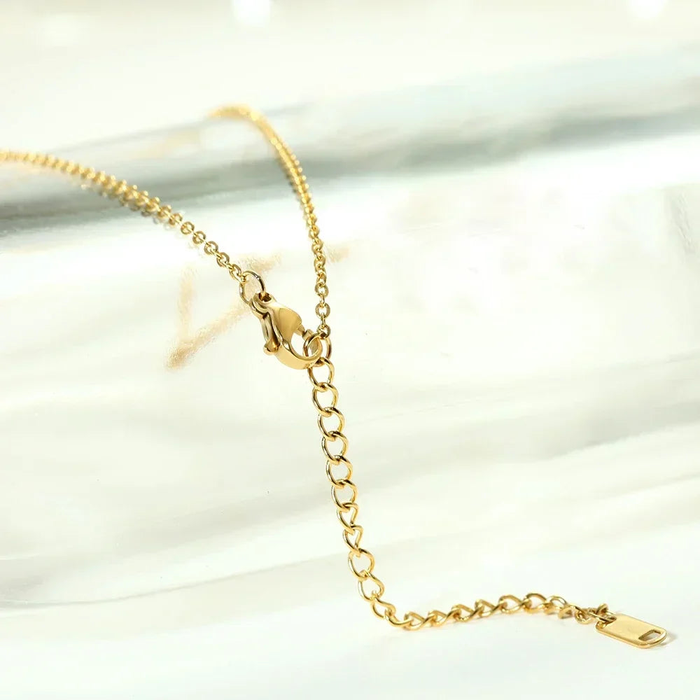Minimalistische Letter Initiaal Ketting - Edelstaal met Verstelbare Ketting - Personaliseerbaar - Elegant voor Dagelijks of Feestelijk