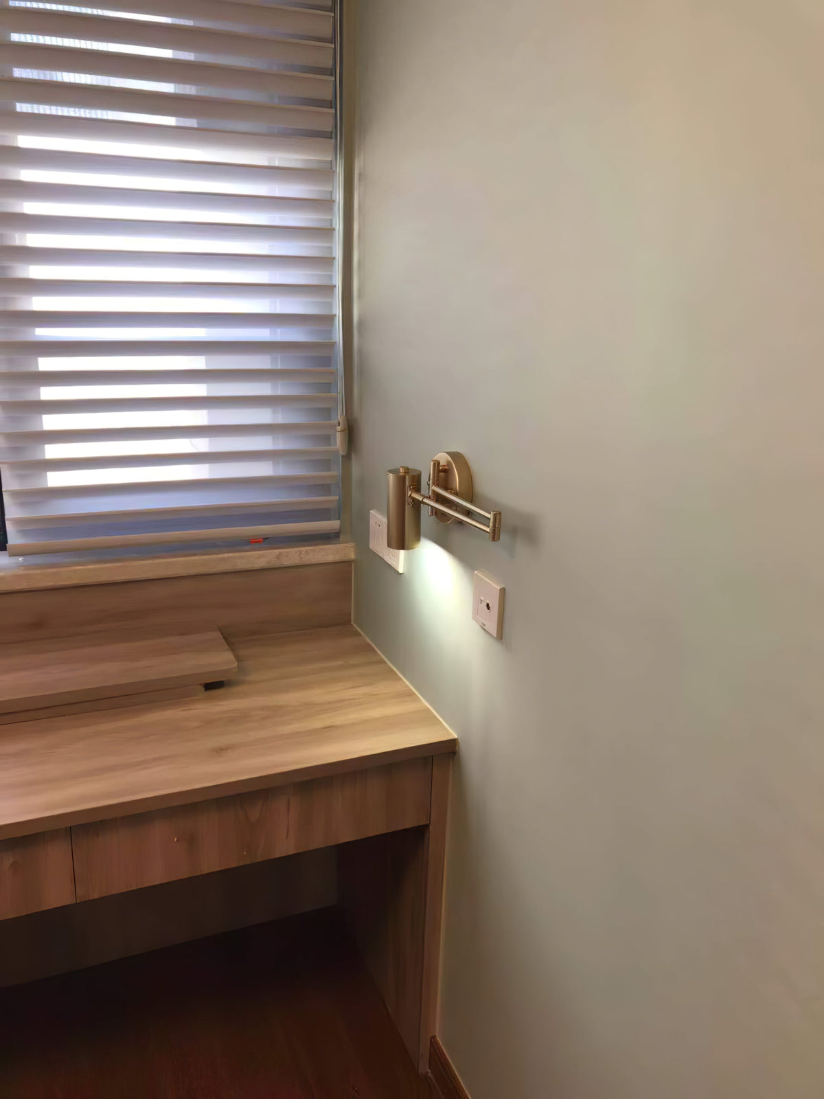 Verstelbare Wandlamp met Zwenkarm - Industrieel Metaal IJzer - 180° Draaibaar - Leeslamp Slaapkamer Nachtkastje