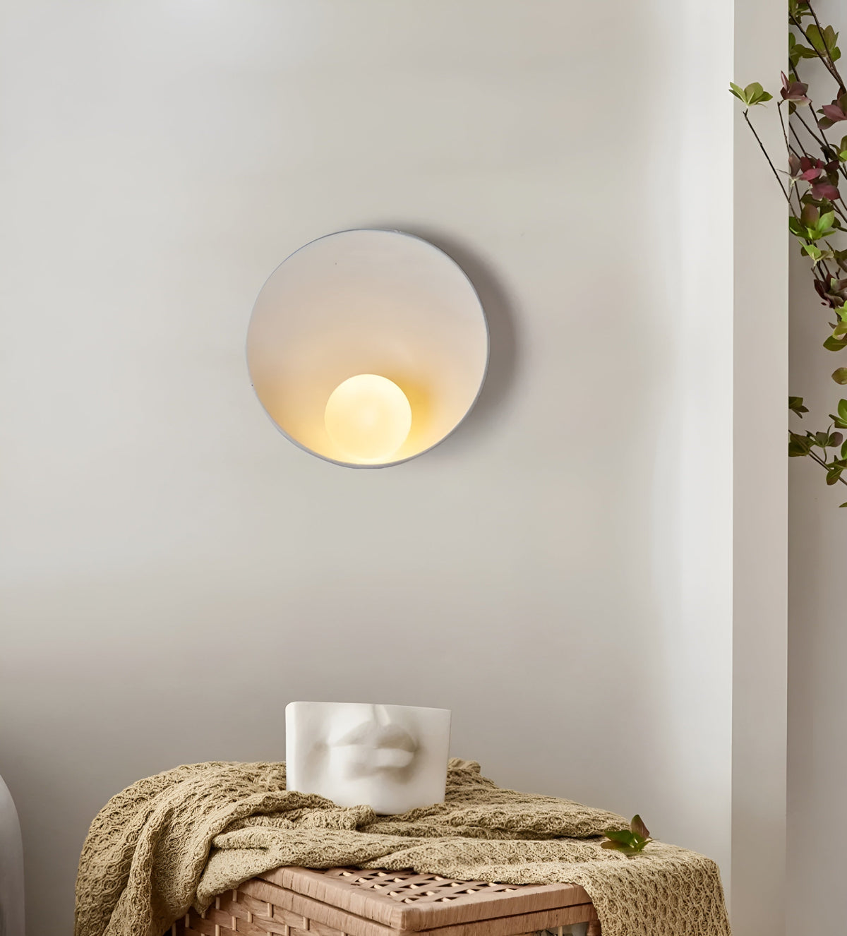 Wandlamp met Houtaccent en Melkglazen Kap - Sfeervolle Minimalistisch Verlichting