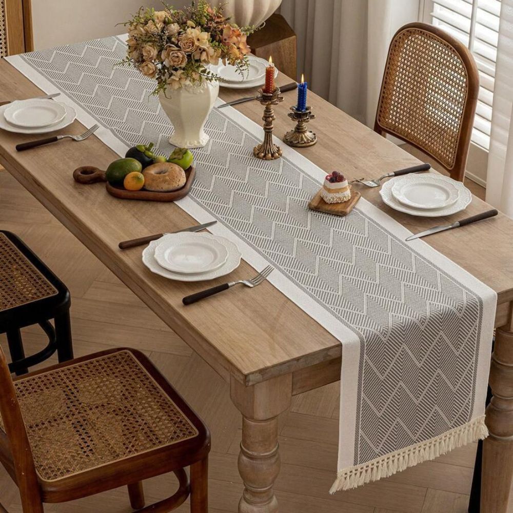 Luxe Geweven Tafelloper met Zigzagpatroon – Scandinavische Tafelloper voor Eettafel & Interieur