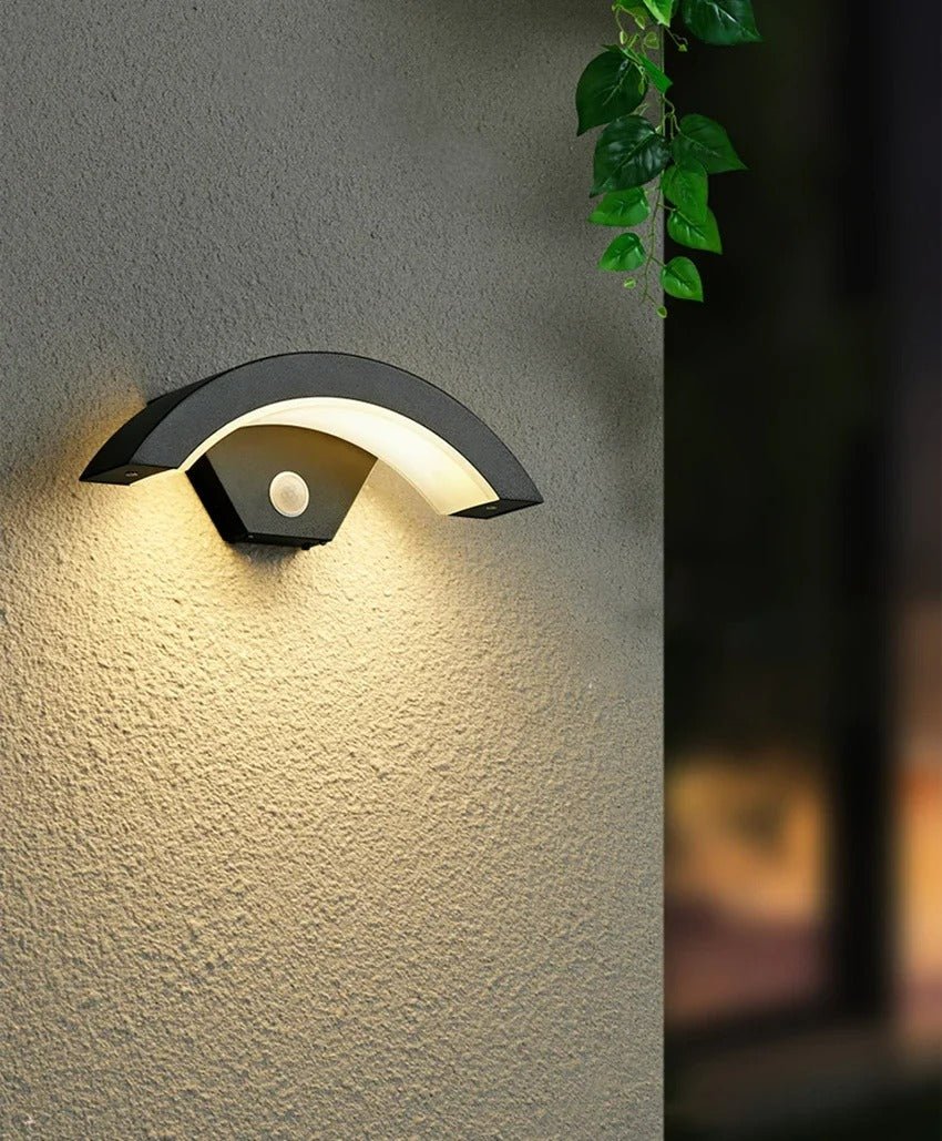 Gebogen LED Wandlamp met Bewegingssensor Buitenverlichting Aluminium Waterdicht IP65 Tuinverlichting 18W-30W