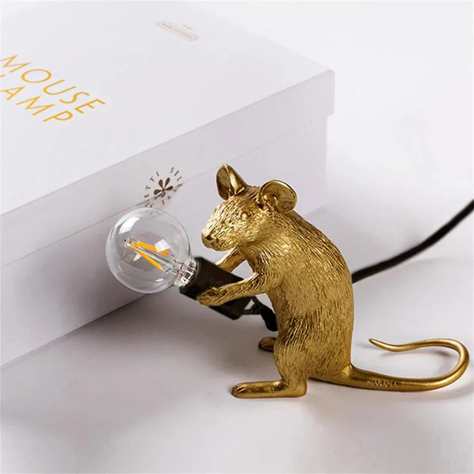 Design Muis Tafellamp | Decoratieve Tafellamp van Resin met Lichtbron – Goud of Wit