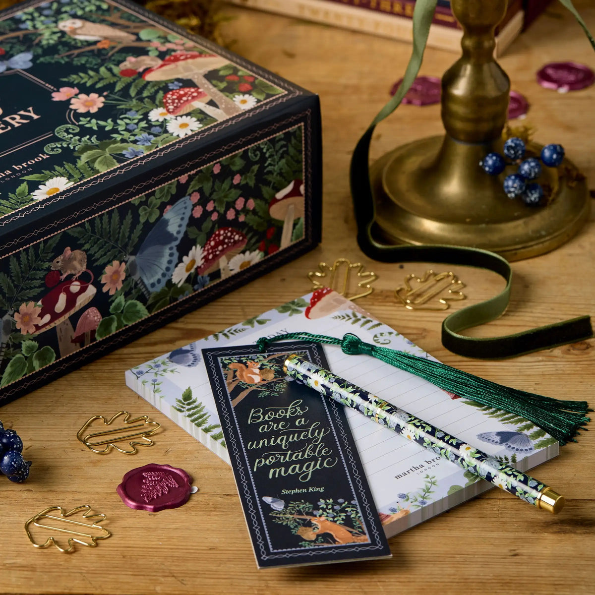 Creatieve Adventskalender 2024 met 24 Schrijfwaren - Dagelijkse Verrassingen voor Journaling, Bullet Journal en Creatief Werk