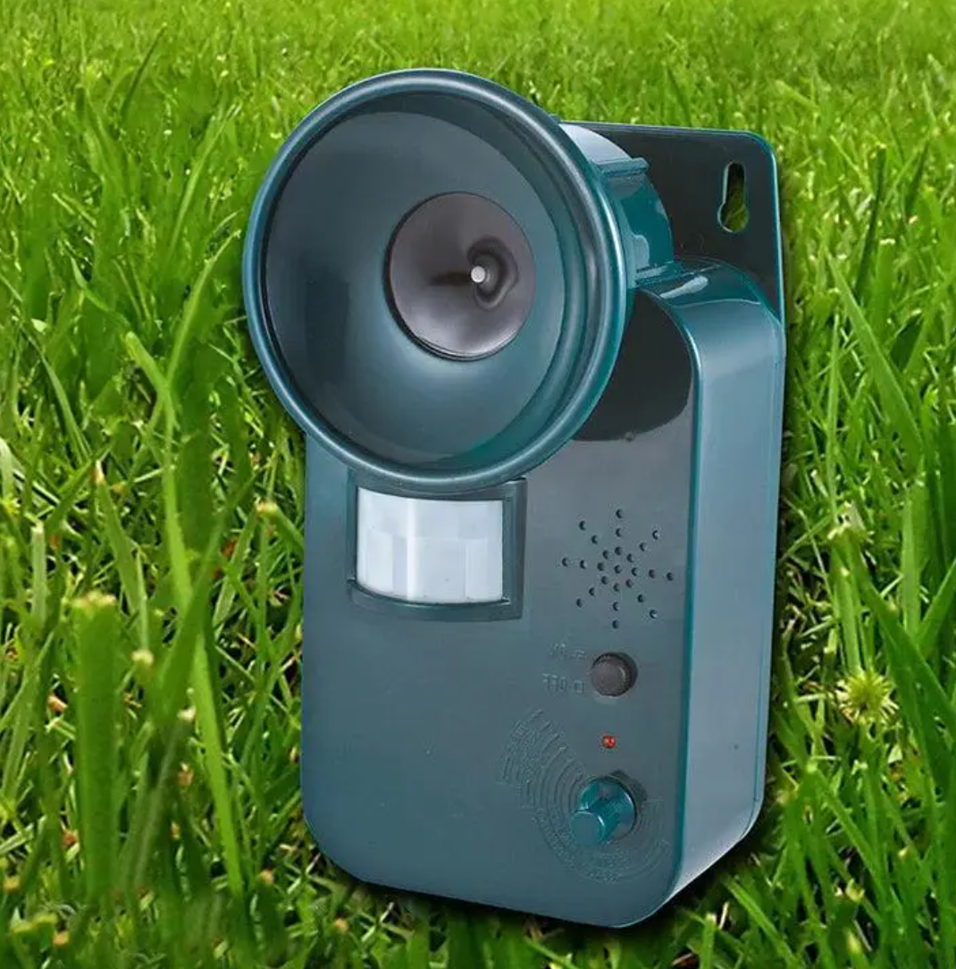 Ultrasone Dierenverjager op Batterij met Bewegingssensor voor Effectieve Tuin en Erf Bescherming Overdag en Nacht