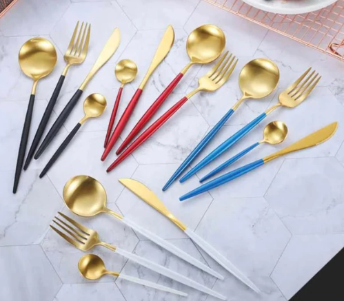 Bestekset 24-delig RVS Gekleurde Handvatten 6 Personen Modern Tafelgerei Duurzaam Eetbestek Dinerset
