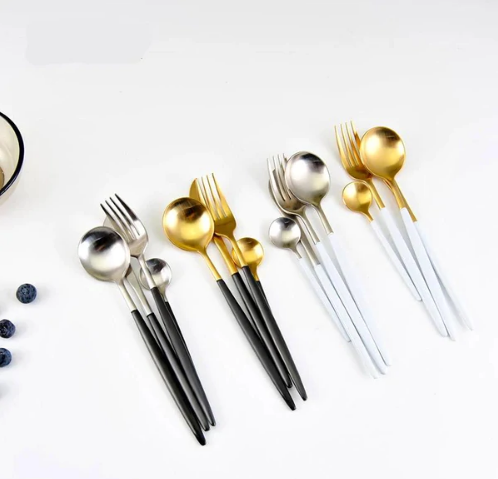 Bestekset 24-delig RVS Gekleurde Handvatten 6 Personen Modern Tafelgerei Duurzaam Eetbestek Dinerset