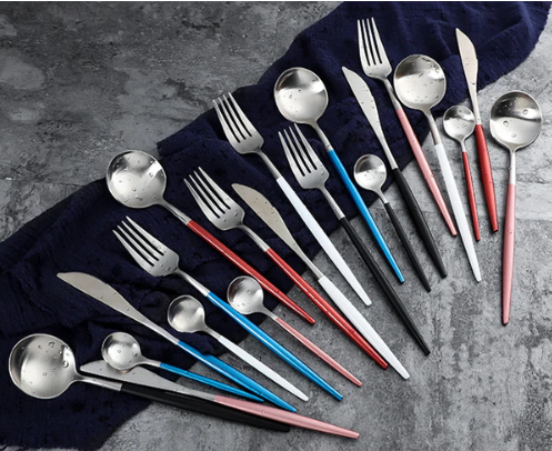 Bestekset 24-delig RVS Gekleurde Handvatten 6 Personen Modern Tafelgerei Duurzaam Eetbestek Dinerset