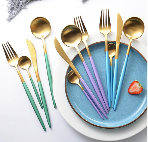 Bestekset 24-delig RVS Gekleurde Handvatten 6 Personen Modern Tafelgerei Duurzaam Eetbestek Dinerset