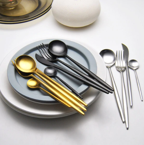 Bestekset 24-delig RVS Gekleurde Handvatten 6 Personen Modern Tafelgerei Duurzaam Eetbestek Dinerset