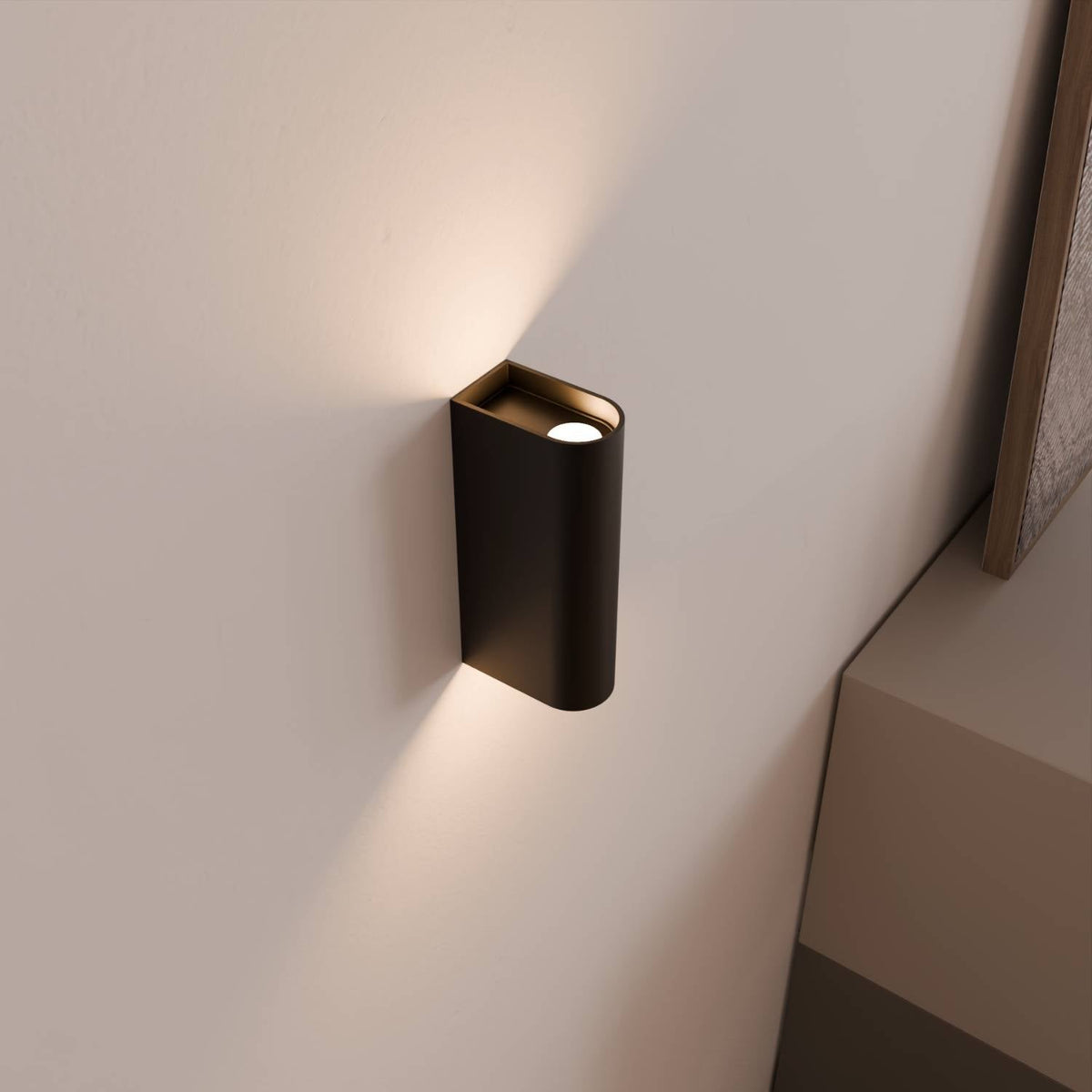 Compacte led wandlamp met warm up-down licht voor interieur en gevel
