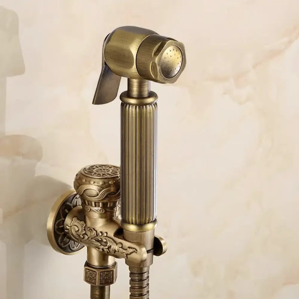 Wandmontage Bidet Sproeier Koud Water Horizontale Straal Antiek Gesneden Messing Toilet Douchekit Sanitair