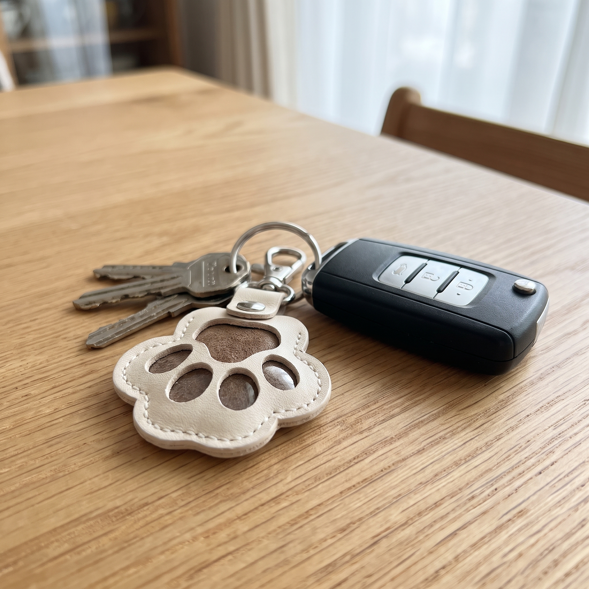 Leren Sleutelhanger met Naam Graveren Pootafdruk 7 x 3 cm Plantaardig Gelooid 9 Kleuren